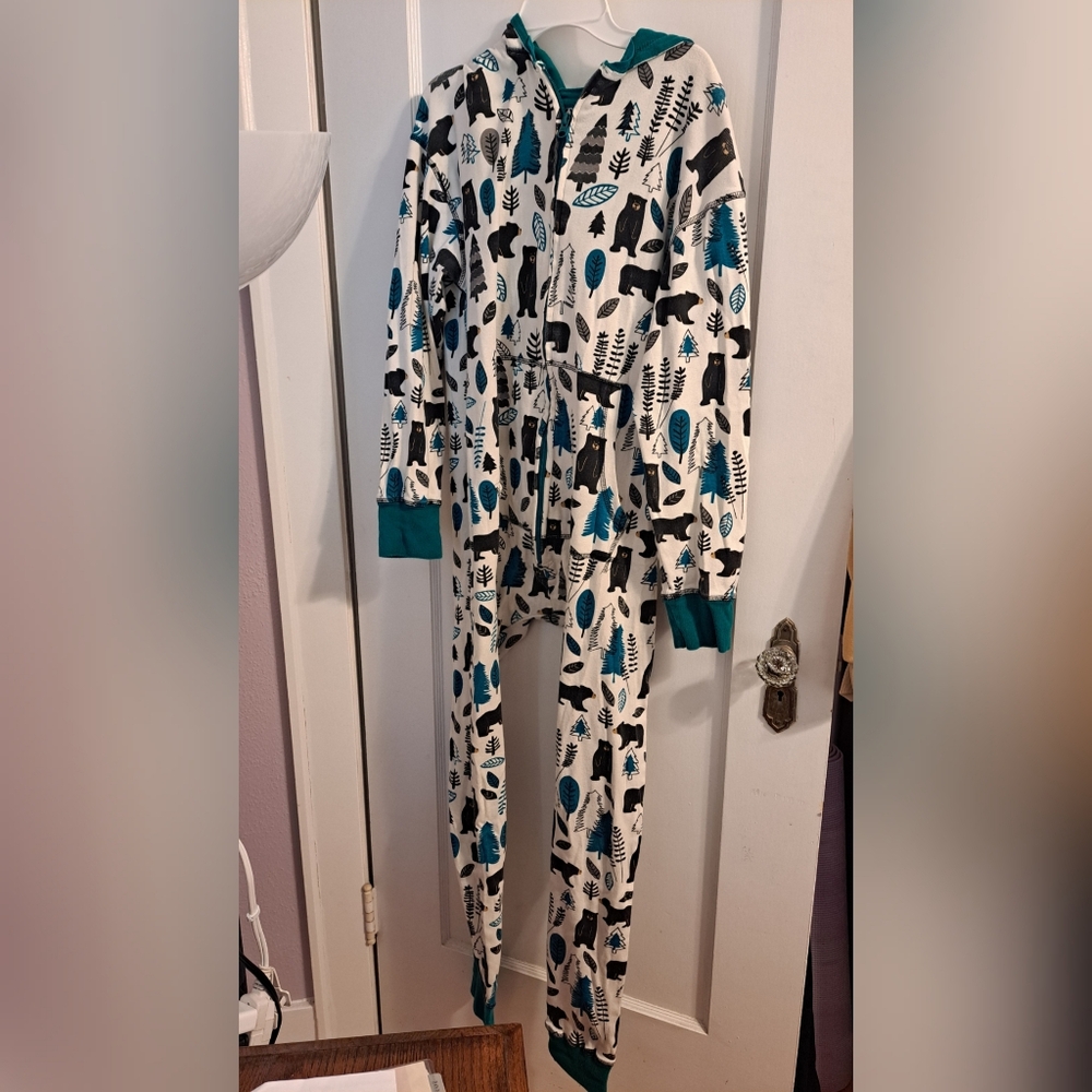 Women's Medium Winter Onesie Christmas Pajamas